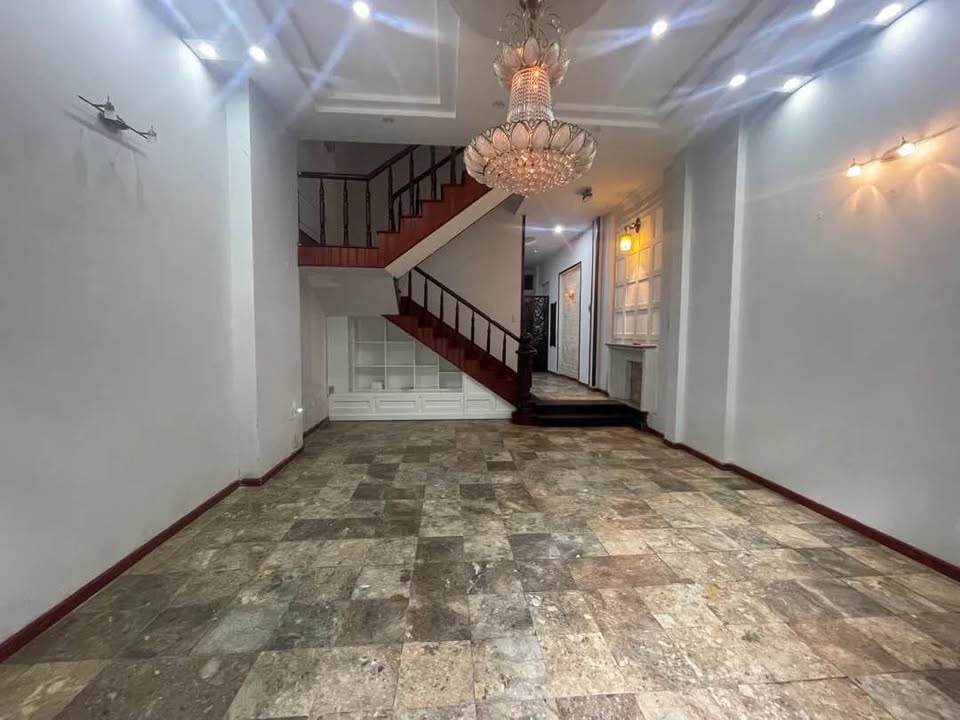 Nhà 4 tầng mặt tiền Tạ Mỹ Duật Đà Nẵng 88m² giá 13 tỷ - Cơ hội đầu tư tuyệt vời!