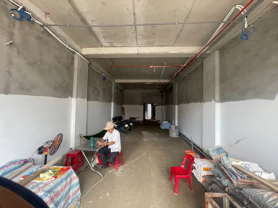 Cho thuê warehouse đường Xuân Thủy, quận Cẩm Lệ, Đà Nẵng 682.5m² - Không gian rộng rãi, giá tốt!