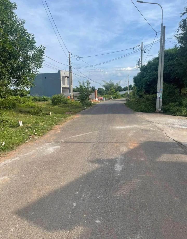 Đất mặt tiền Lê A, phường Bình Lộc, giá chỉ 900 triệu - Sổ riêng, thổ cư 100%!