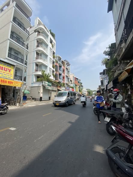 Mặt tiền kinh doanh Quận 10, Sư Vạn Hạnh 90m² giá 24.9 tỷ - Cơ hội đầu tư tuyệt vời!