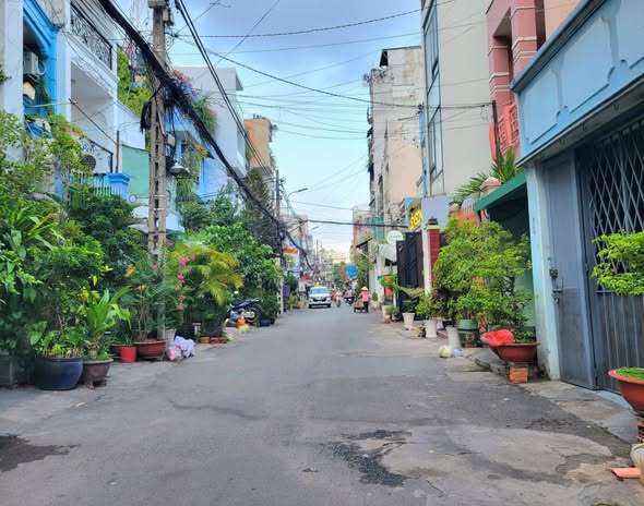 Nhà 5 tầng đường Tô Hiến Thành, Quận 10, 62m² giá 12.7 tỷ - Gần chợ, trường học!