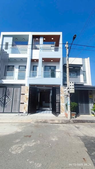 Bán nhà khu dân cư Cát Tường Phú Sinh, xã Đức Lập, 54m², giá 2.28 tỷ - Vị trí đẹp, thiết kế hiện đại!