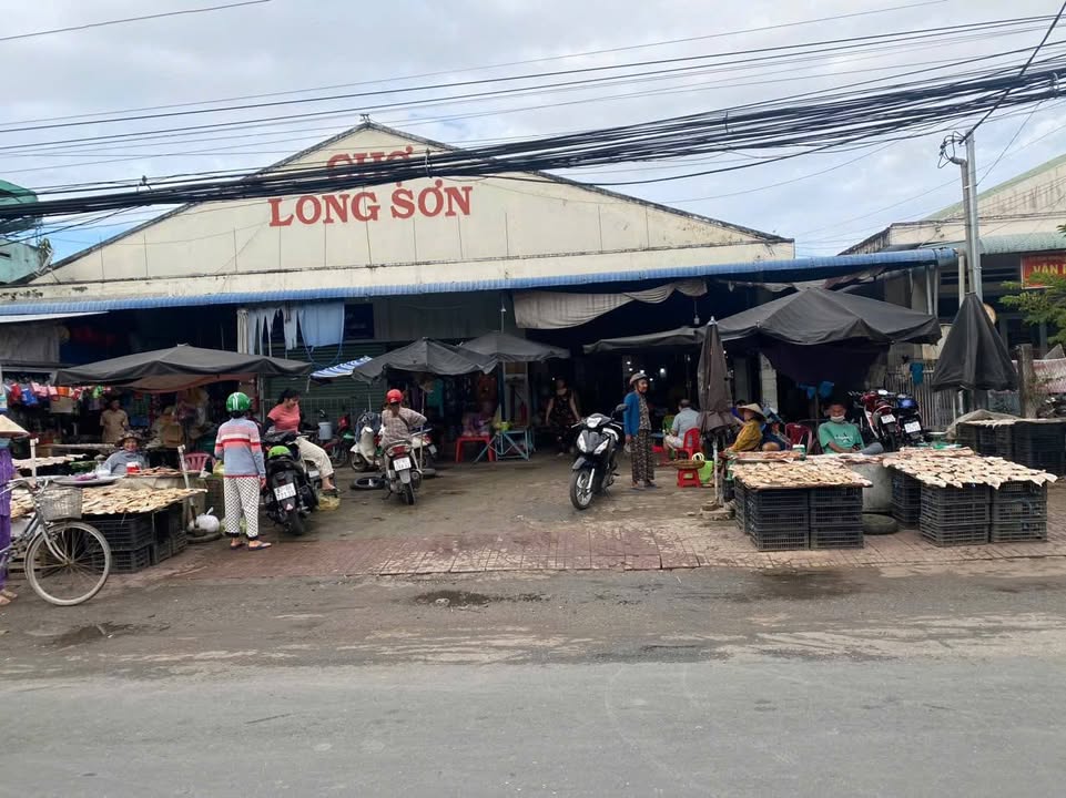 Nhà mặt tiền 954, Long Sơn, 52m² giá 1 tỷ - Kinh doanh thuận lợi!