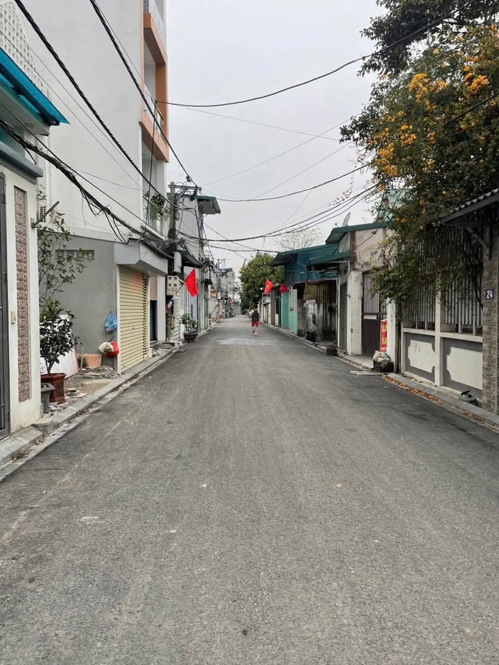 Đất nền Võng La, Đông Anh 44m² giá 4 tỷ - Sổ đỏ chính chủ, tiện ích đầy đủ!