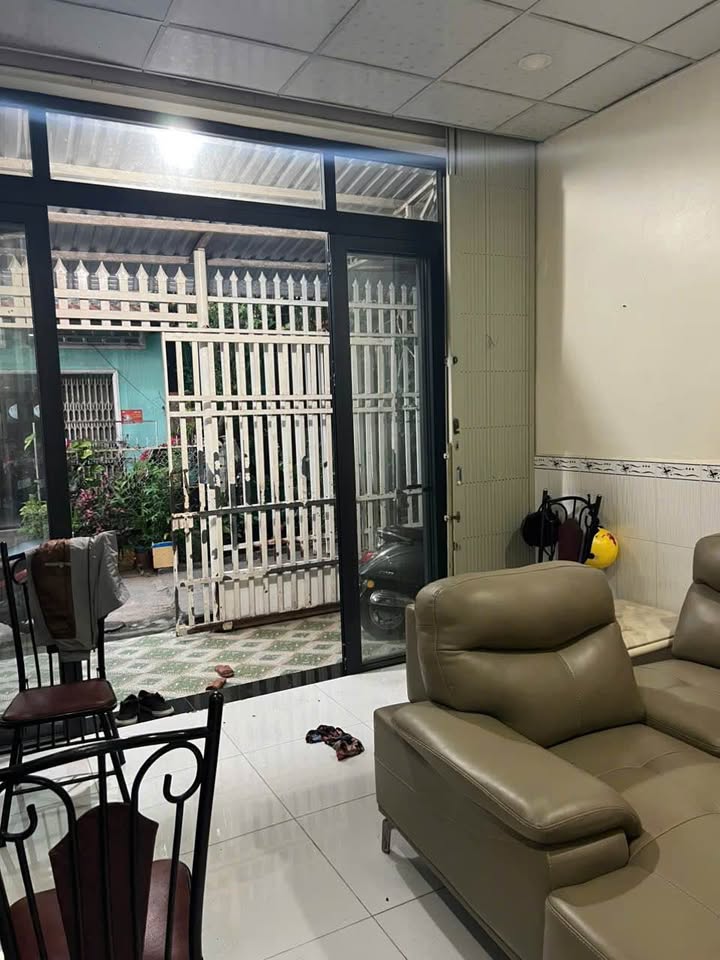 Bán nhà hẻm ô tô Phạm Ngọc Thạch 53.3m² giá 1.2 tỷ - Thiết kế hiện đại và thoáng mát!