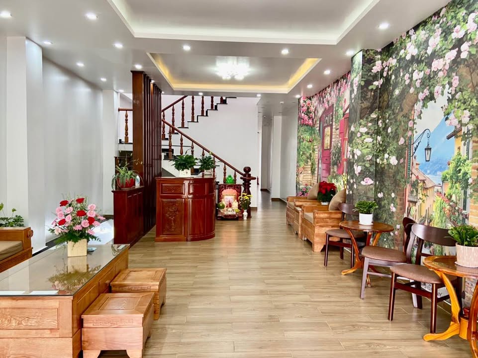 Khách sạn cho thuê đường Xô Viết Nghệ Tĩnh, Đà Lạt - 9 phòng kinh doanh, giá 23 triệu