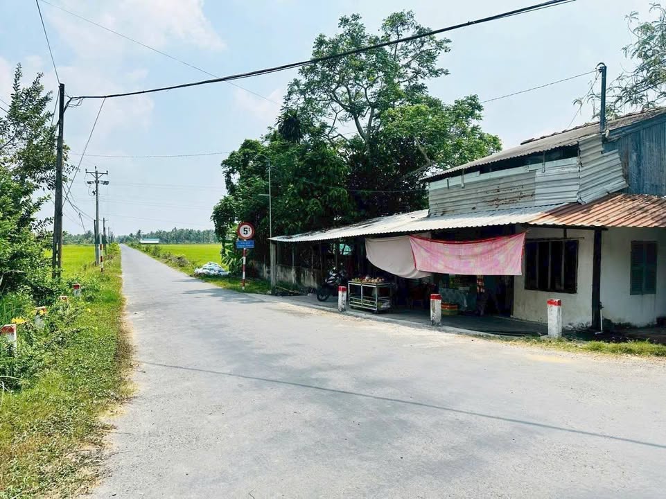 Đất nền liền kề mặt tiền lộ nhựa Vũng Liêm 150m² giá 300 triệu - Cơ hội đầu tư hấp dẫn!