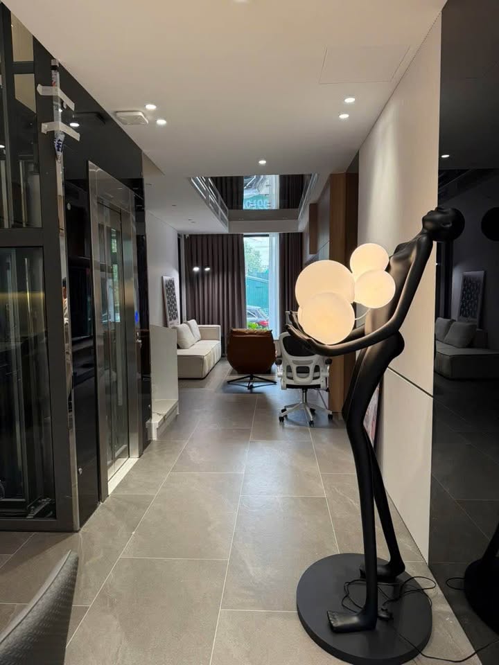 FrontHouse 4 tầng Đông Hải 87m² giá 8 tỷ - Thiết kế sang trọng, thang máy hiện đại!