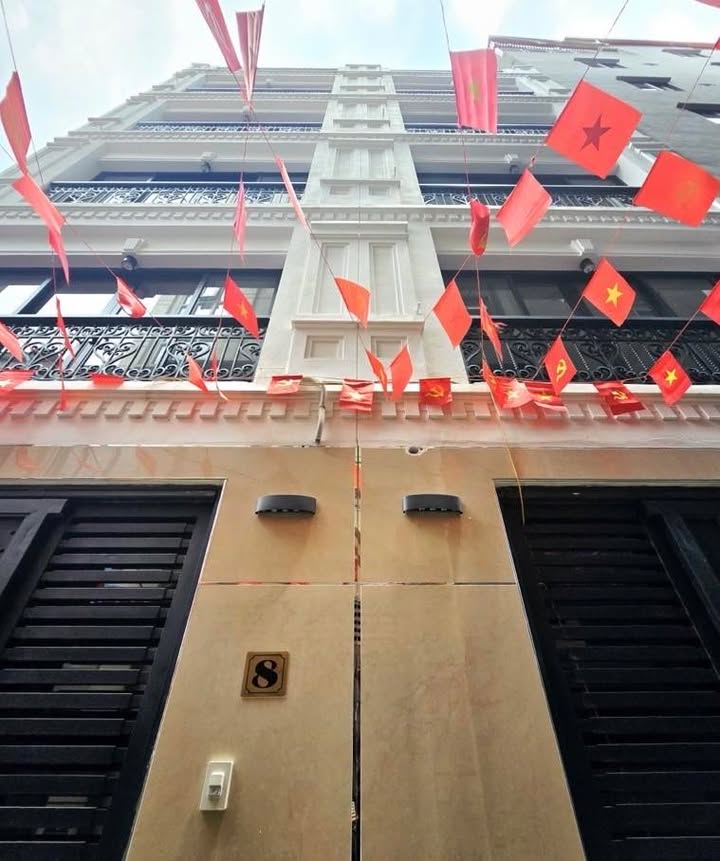 Nhà phố Xuân Đỉnh 35m² giá 10.2 tỷ - Bán gấp, thang máy, ô tô tránh