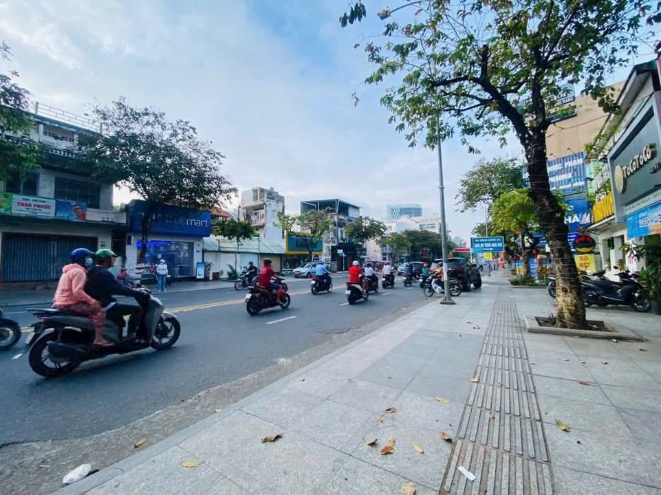 Nhà Mặt Tiền Đường 30/4, Phường Trấn Biên, 40m² giá 5.5 tỷ - Cơ hội hiếm có!