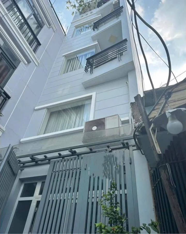 Nhà phố quận 4 114.2m² giá 4.98 tỷ - Đường Tôn Đản, 5 tầng hiện đại!