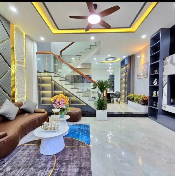 Nhà đẹp Trần Đình Nam, Đà Nẵng 200m² giá 4 tỷ - Ô tô đỗ cửa, vào ở ngay!