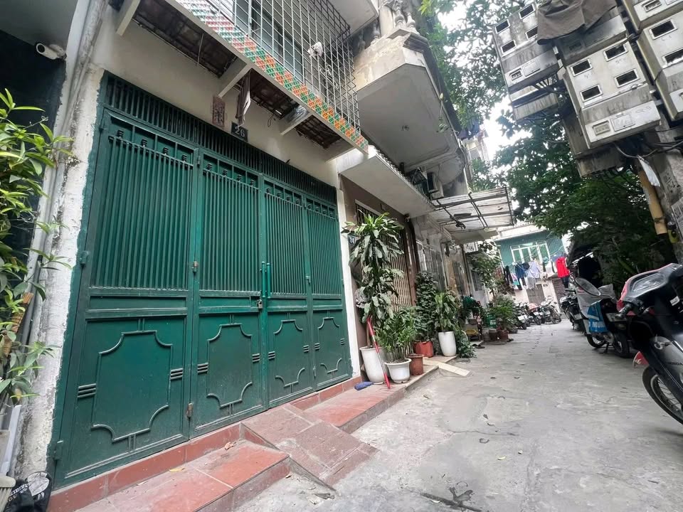 Nhà riêng 25m² 4 tầng tại phố Quỳnh Lôi - Giá chỉ 5.95 tỷ, gần chợ 8/3!