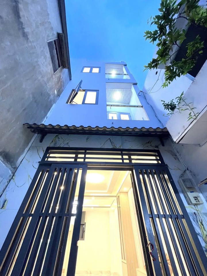 Nhà Trần Xuân Soạn Quận 7 43m² giá 6.25 tỷ - Full nội thất, sẵn sàng ở ngay!