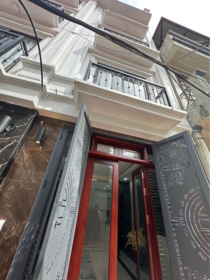 Nhà phố Phú Diễn 30m² giá 6 tỷ - Chính chủ bán gấp, vào ở ngay!