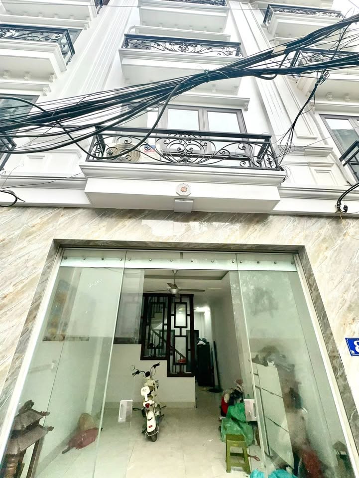 Nhà 5 tầng Nam Từ Liêm 40m² giá 6.95 tỷ - Nhà đẹp ở ngay, ô tô đỗ cửa!