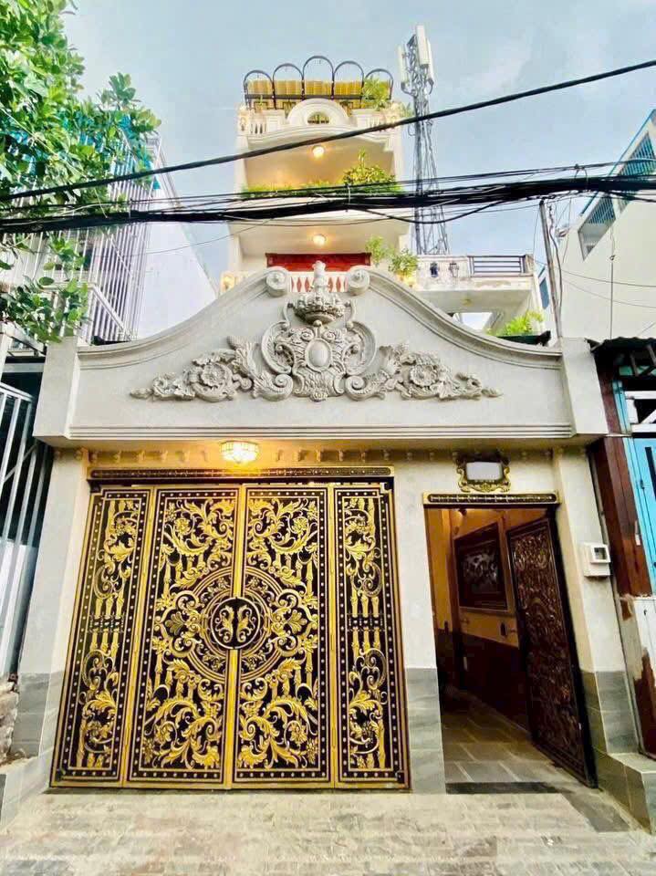 Biệt thự Tân cổ điển Nguyễn Văn Khối 92m² giá 10.99 tỷ - Thiết kế đẳng cấp với thang máy