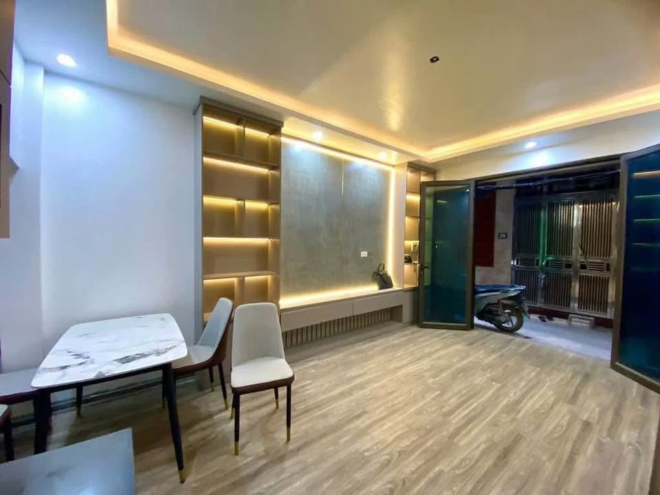 Nhà phố Mỹ Đình 35m² giá 7 tỷ - Ngõ nông, gần ô tô, tiện ích đầy đủ!