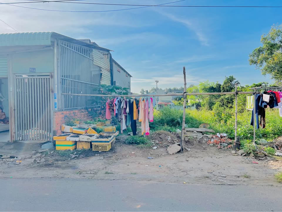 Đất mặt tiền dX12 Tân Phước Khánh 136m² giá 2.6 tỷ - Cơ hội kinh doanh tuyệt vời!