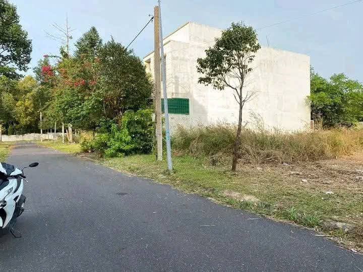 Đất nền góc thoát hiểm đường Nguyễn Trực, Long Tâm, Bà Rịa 87m² - Sổ hồng riêng, giá 2.27 tỷ!