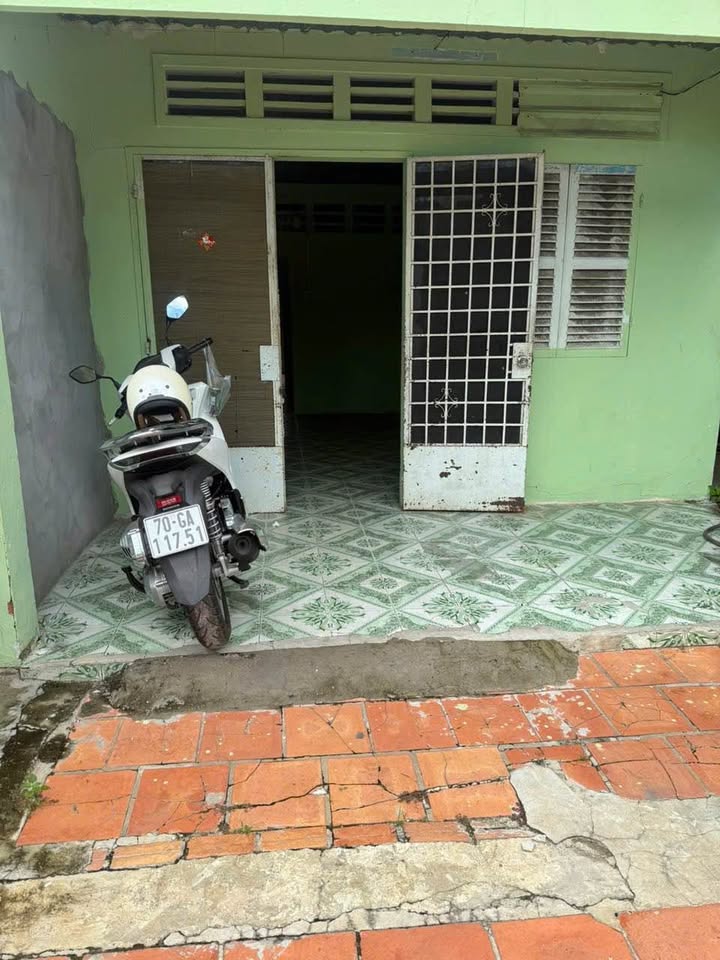 Nhà riêng 24 Trịnh Phong Đáng, Tây Ninh 50m² giá 690 triệu - Gần chợ Long Hoa!