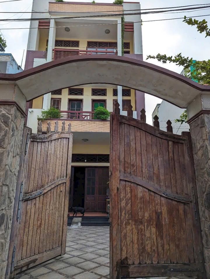 Biệt thự đẹp tại hẻm 4m đường Nguyễn Du, Gò Vấp 144m² giá 13.9 tỷ - Không thể bỏ lỡ!