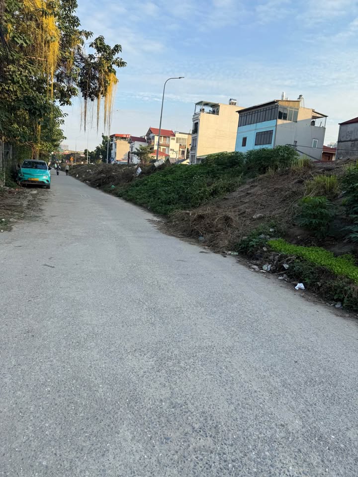 Nhà mặt phố Đông Ngạc 35m² giá chỉ 3 tỷ - Đất vuông vắn, vị trí đắc địa!