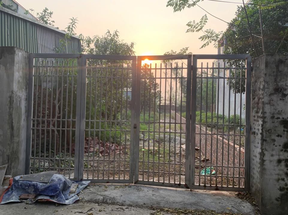 Đất nền 200m² tại thị trấn Liên Quan - Ô tô tải đỗ cửa, tiềm năng sinh lời!