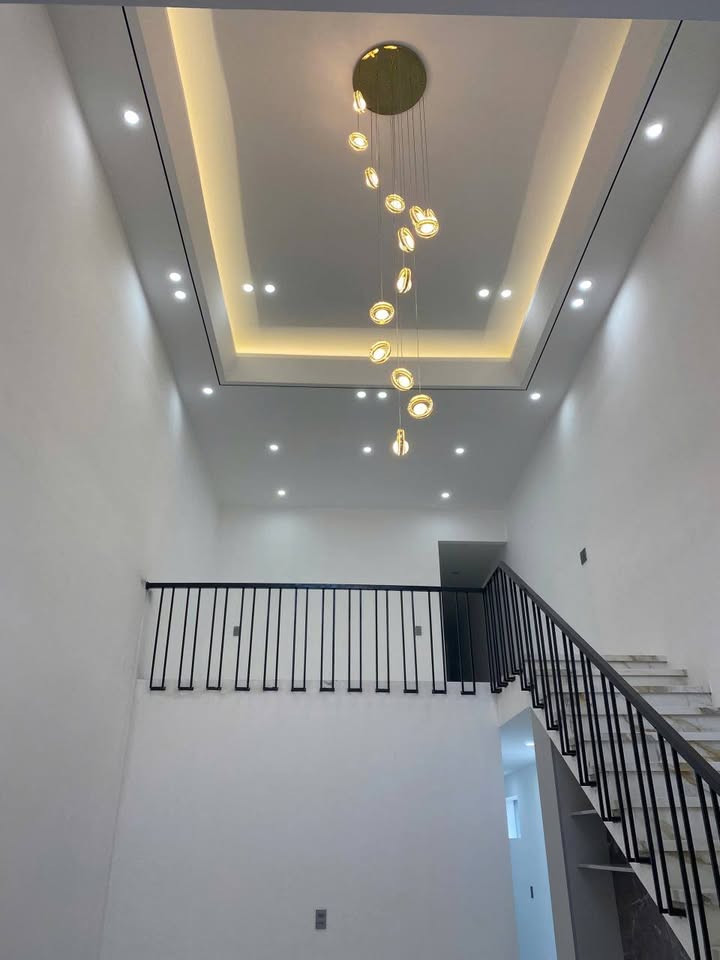 Nhà 2 tầng đường Hòa Bình, Yên Bái 91.08m² giá 2.7 tỷ - Thiết kế hiện đại, kinh doanh lý tưởng!