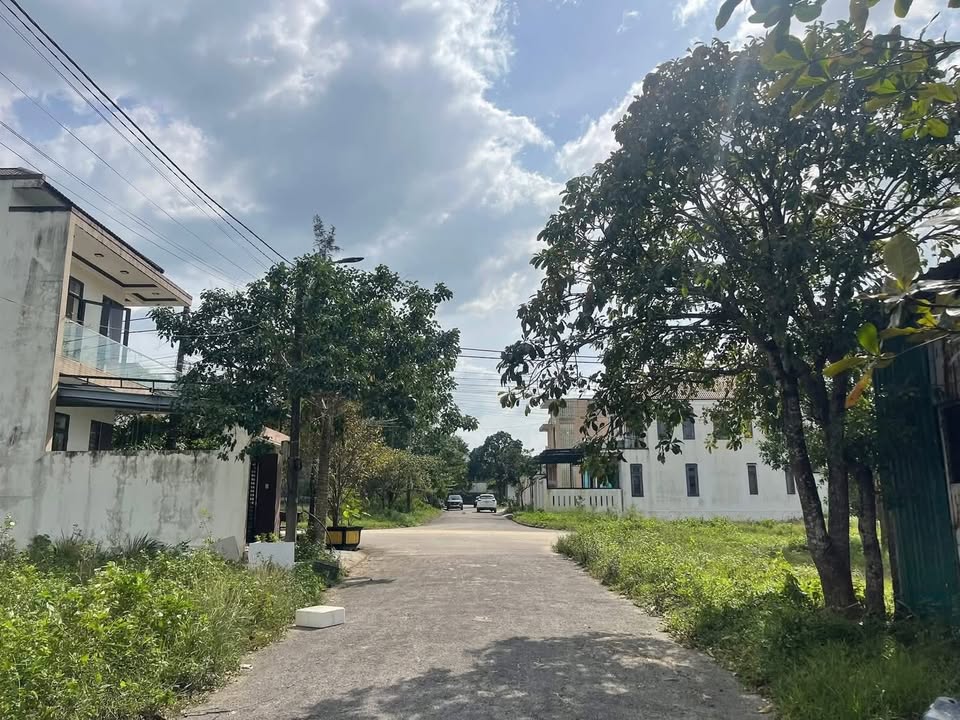 Đất nền Khu Vip Hồ Khe Mây, Trần Bình Trọng 167m² giá 2.1 tỷ - Vị trí đắc địa, không khí trong lành!