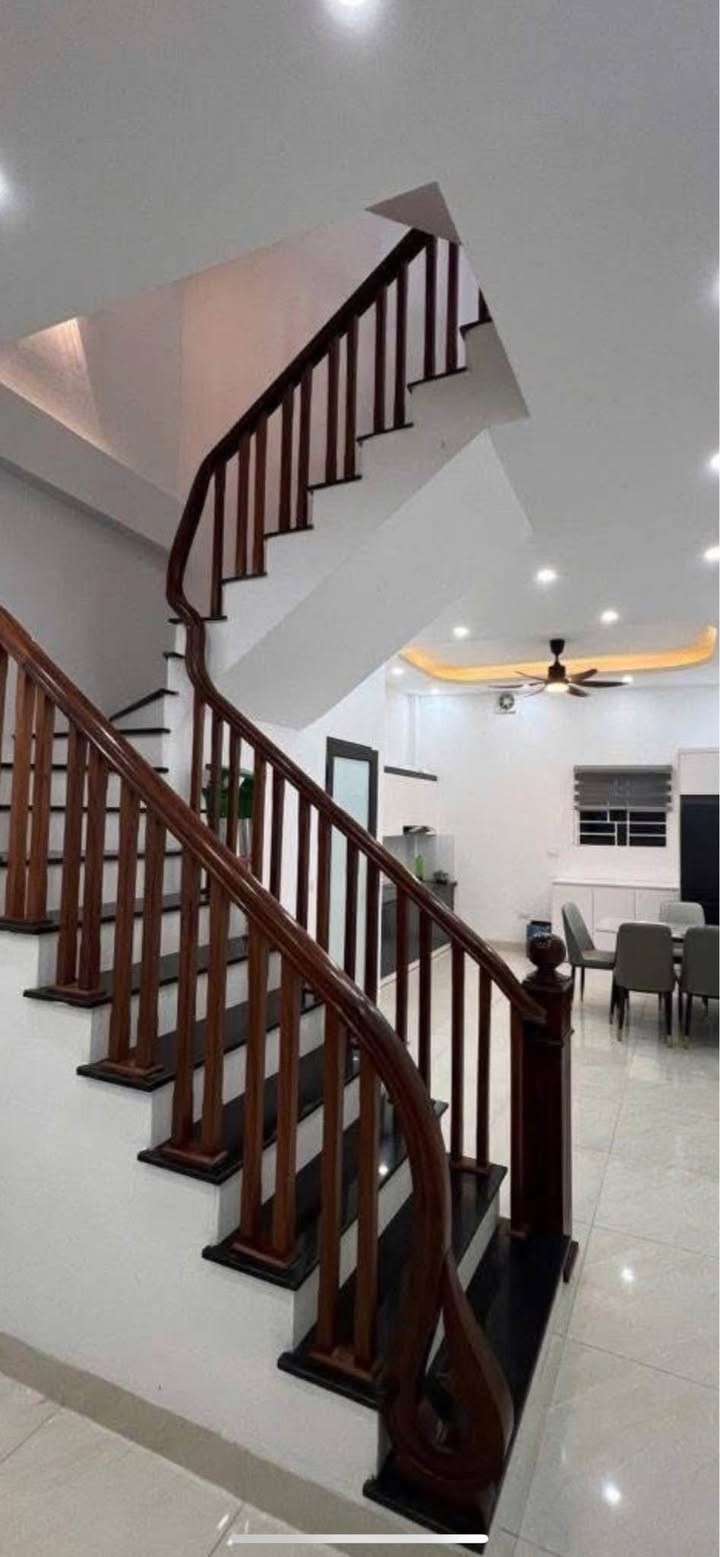 Nhà Lô Góc 3 Tầng Đông Mỹ 45m² giá 4 tỷ - Sổ đỏ chính chủ, vào ở ngay!