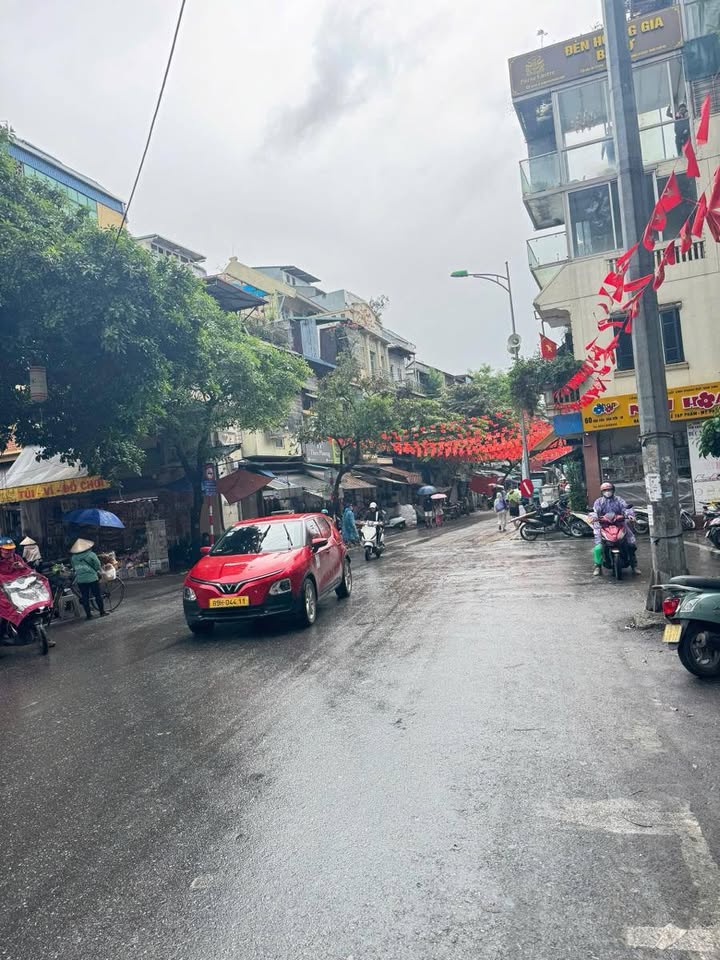 Nhà phố cổ Hàng Giấy 164m² giá 69 tỷ - Đầu tư sinh lời tuyệt vời!