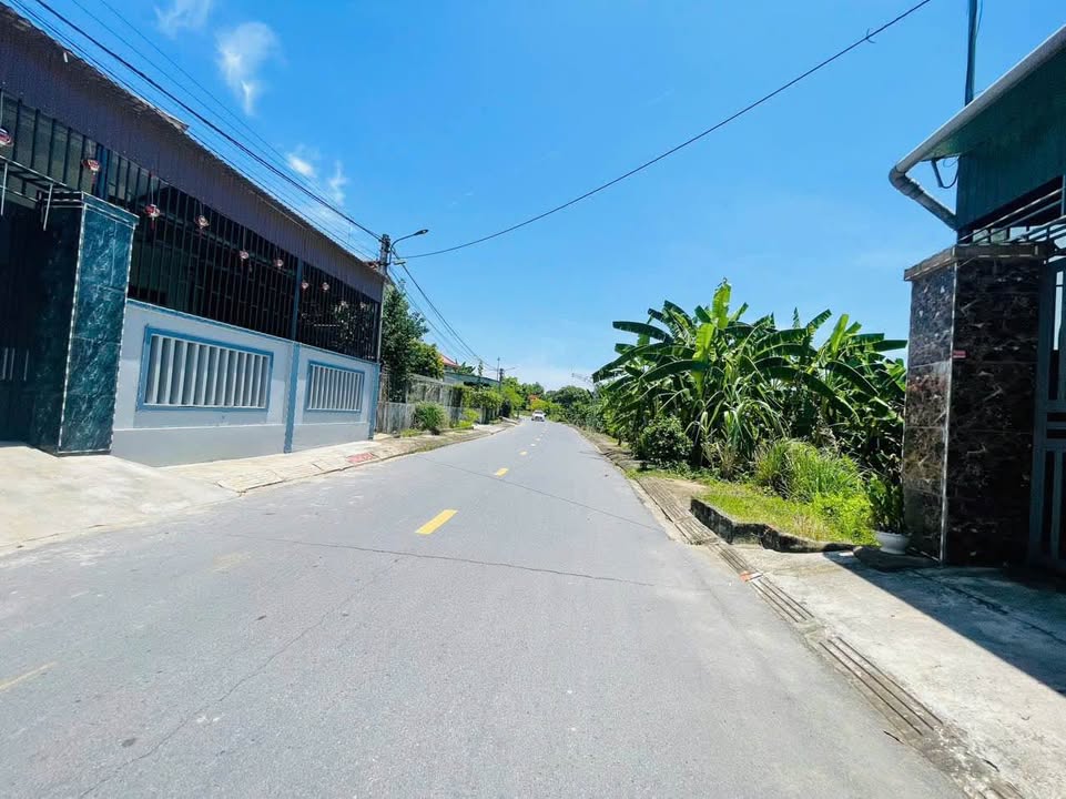 Đất nền Thạch Đài 140m² giá 2 tỷ - Hai mặt tiền cực đẹp!