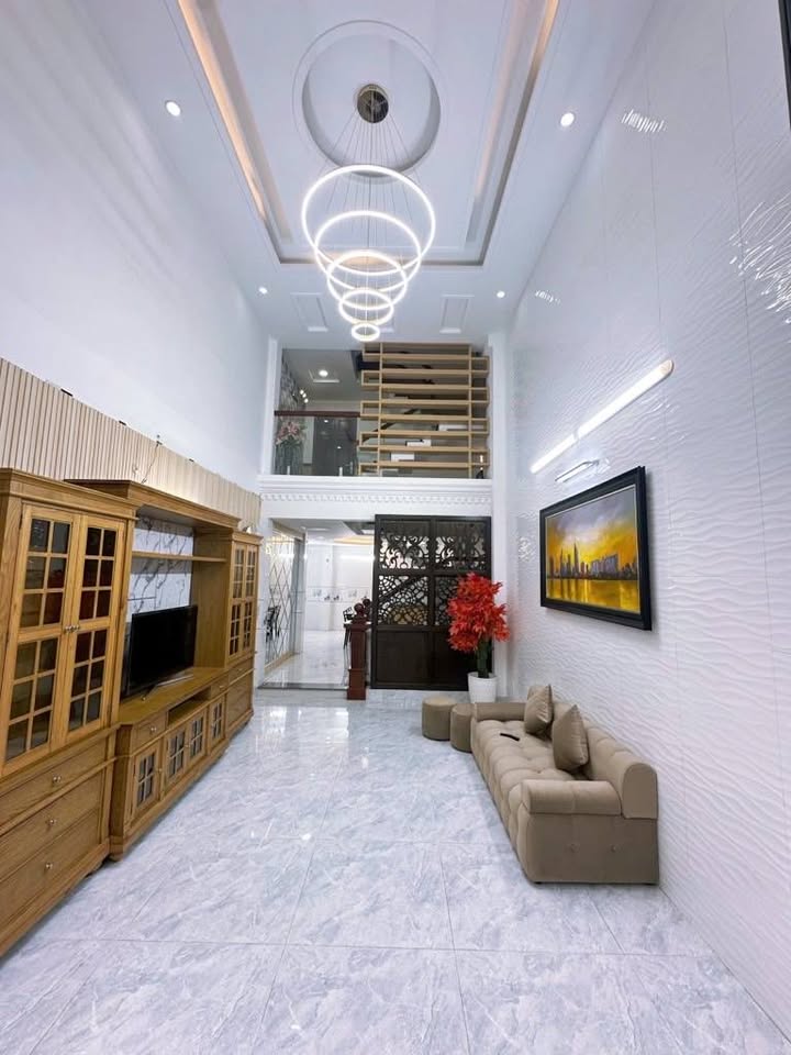 Nhà phố 5 tầng Gò Vấp 68m² giá 7.8 tỷ - Nội thất cao cấp tặng kèm!