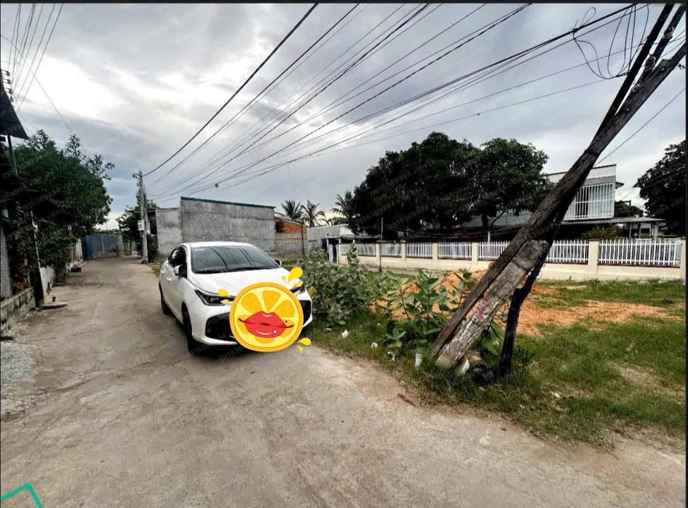 Nhà riêng Thôn Tri Thủy, Ninh Hải 215m² giá 1 tỷ - Mặt tiền đường lớn, gần biển!