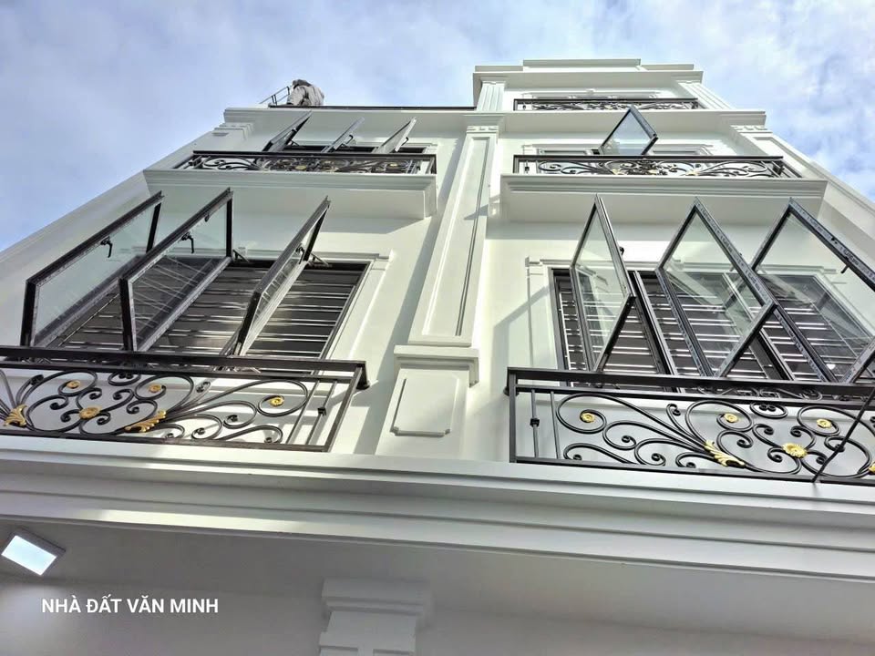 Nhà 4 Tầng Độc Lập Đường Thiên Lôi, Hải Phòng - Giá 4.99 Tỷ, Ô Tô Đỗ Ngay!