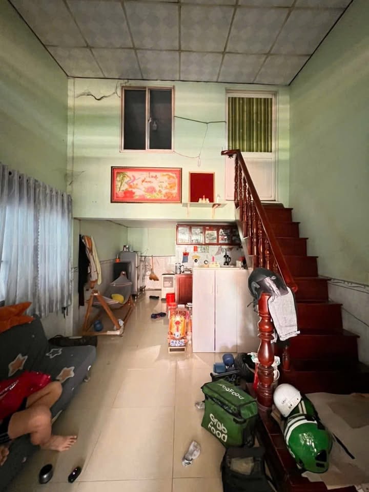 Nhà cấp 4 sân xe hơi + 4 phòng trọ tại Thuận Giao, Bình Dương 140m² giá 3.2 tỷ - Cơ hội đầu tư hấp dẫn!