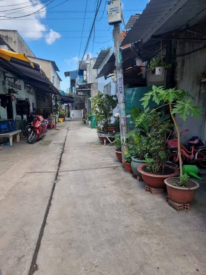 Nhà cấp 4 gác lửng Tân Phú 131m² giá 6.8 tỷ - Sổ hồng chính chủ!