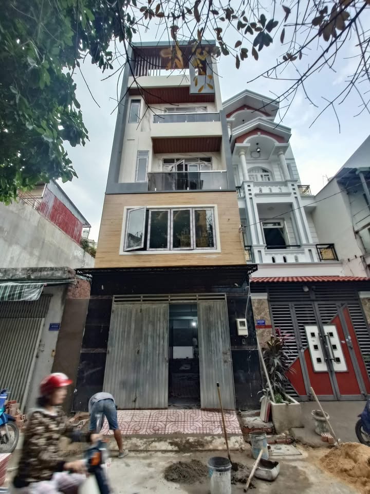 Nhà hẻm 243 Mã Lò, Quận Bình Tân 85m² giá 10.5 tỷ - Thang máy, nội thất đầy đủ!