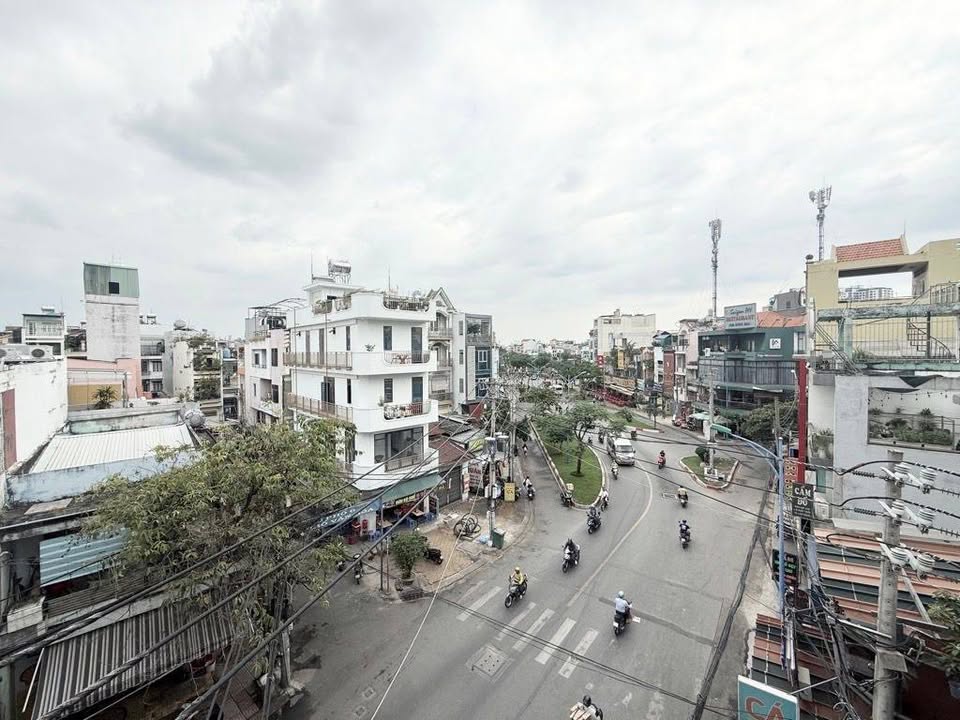 Căn hộ chung cư Bàu Cát Tân Bình 40m² giá 2.35 tỷ - Lô góc thoáng mát!