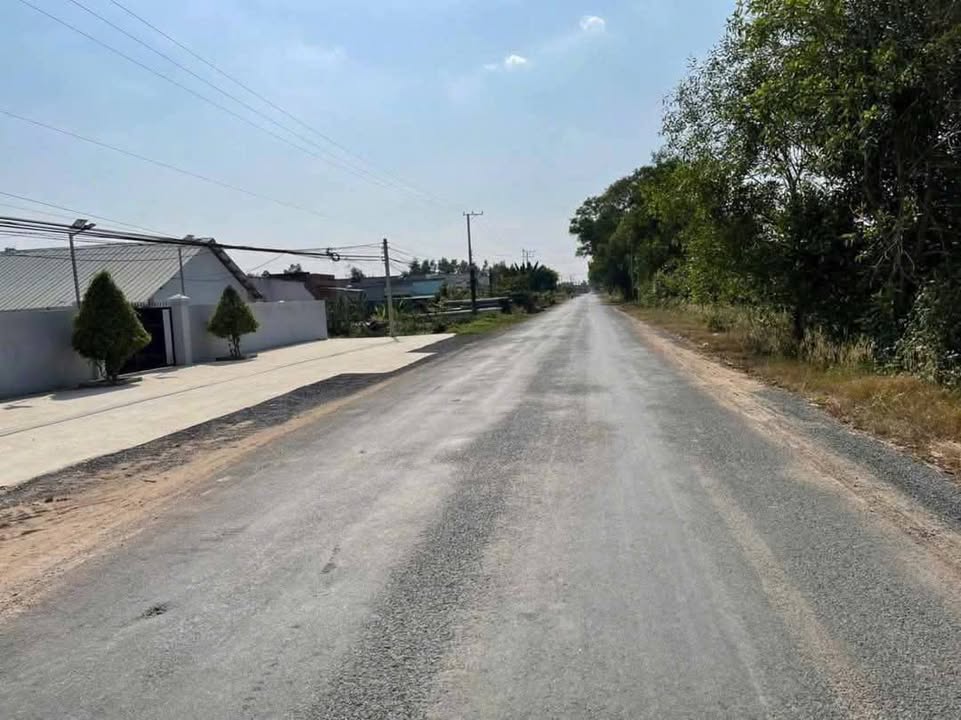 Đất nền 2800m² mặt tiền đường Gia Miệng, xã Lương Hòa - Giá 18 tỷ - Thích hợp xây dựng