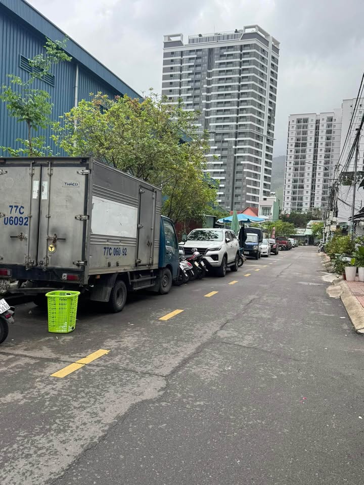 Nhà cấp 4 Hoàng Văn Thụ, Quy Nhơn 101m² giá 5.5 tỷ - Vị trí trung tâm tiện lợi!