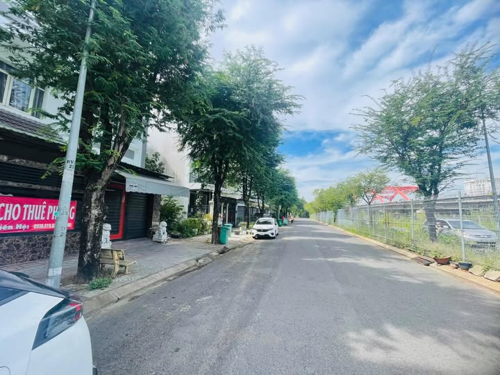 Nhà CHDV Khu Bảo Vệ 24/24 Sadeco Ven Sông Tân Phong Q7 126m² Giá 24,9 tỷ - Đầu Tư Sinh Lời!