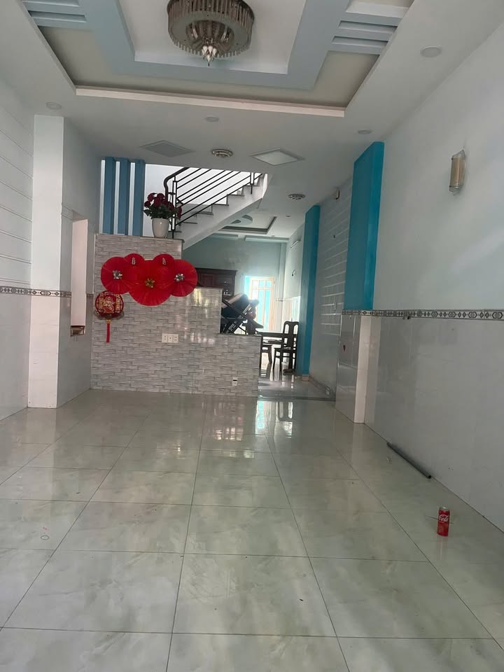 Nhà phố 1 trệt 2 lầu tại Bình Tân 64m² giá 9 triệu - Không thể bỏ lỡ!