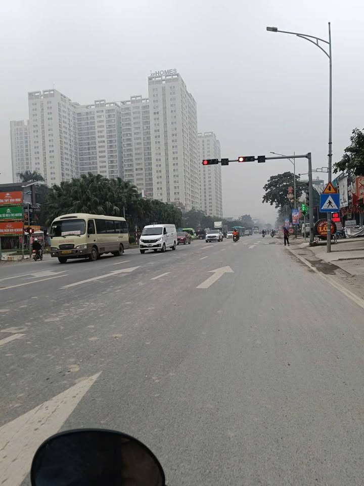 Đất tặng nhà C4 tại Hoài Đức, 45m² giá 5 tỷ - Vỉa hè ô tô tránh, kinh doanh tốt!