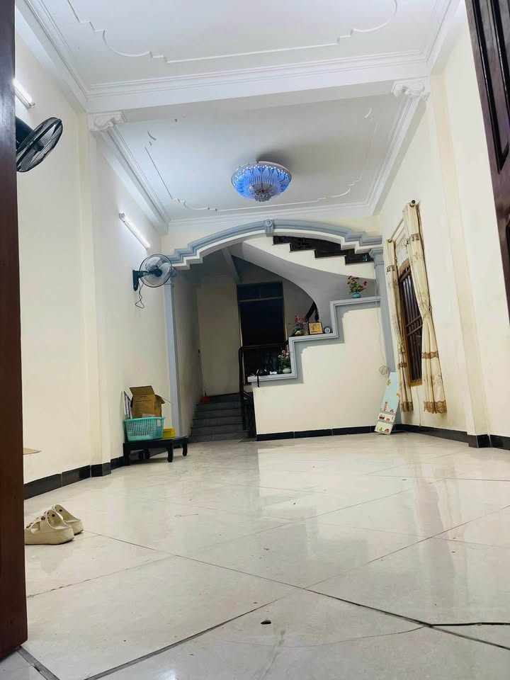 Nhà 2 tầng 1 tum tại phường Minh Khai, Hà Giang, diện tích 88m², giá 4.2 tỷ - Kinh doanh sầm uất!