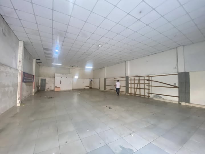 Cho thuê mặt bằng 2 mặt tiền Trần Hưng Đạo, 164m² - Giá chỉ 20 triệu/tháng!