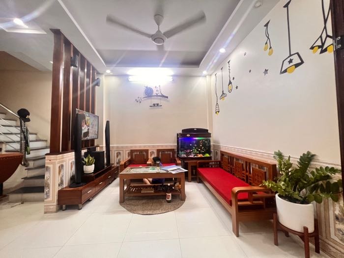 Nhà riêng Mễ Trì, 36m², giá 7.85 tỷ - Nhà đẹp, chính chủ, sẵn sàng ở ngay!