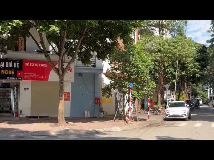 Lô đất vàng phố Trạm Long Biên 60m² giá 24.6 tỷ - Kinh doanh đỉnh cao!