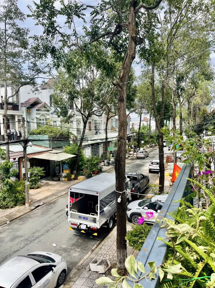 Bán nhà trệt 3 lầu đường Xuân Thủy, quận Ninh Kiều - Giá 7.2 tỷ - Kinh doanh thuận lợi!